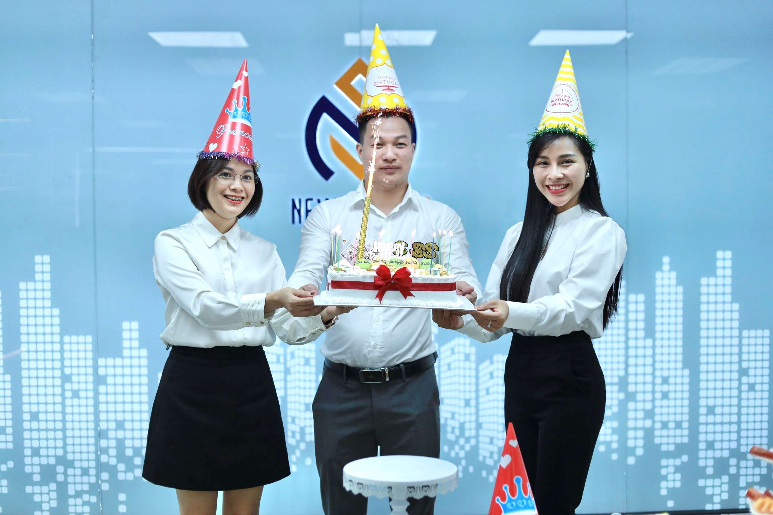 Chúc mừng sinh nhật Anh Chị Em Tháng 09 New Sky Land !!!