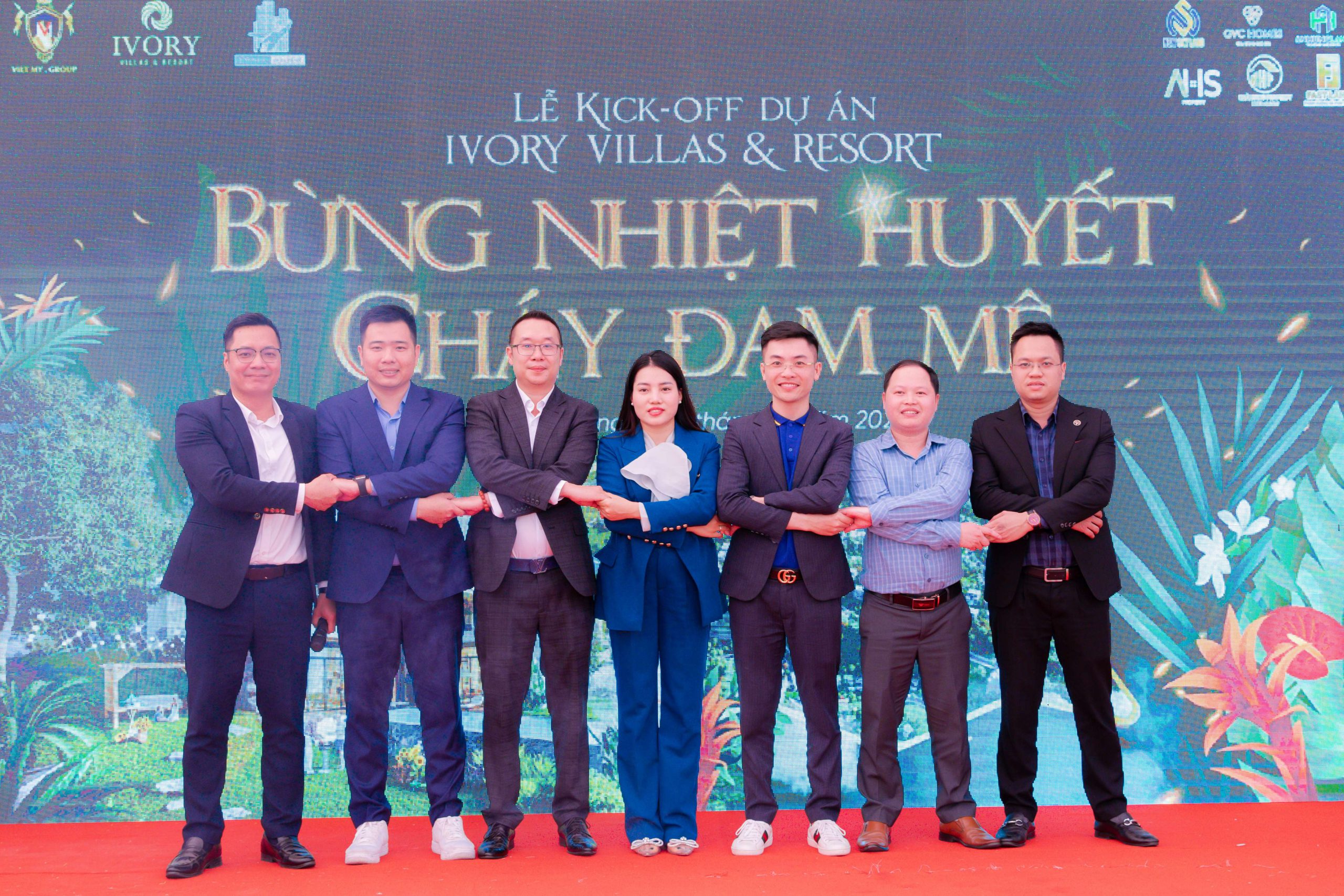 HÔ VANG KHẨU HIỆU “ĐOÀN KẾT - QUYẾT TÂM” TẠI LỄ KICK OFF DỰ ÁN IVORY HOÀ BÌNH 2 ️