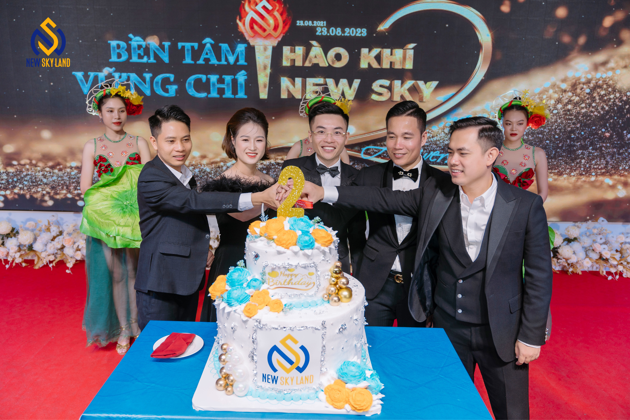 CHÚC MỪNG SINH NHẬT NEW SKY LAND TRÒN 2 TUỔI