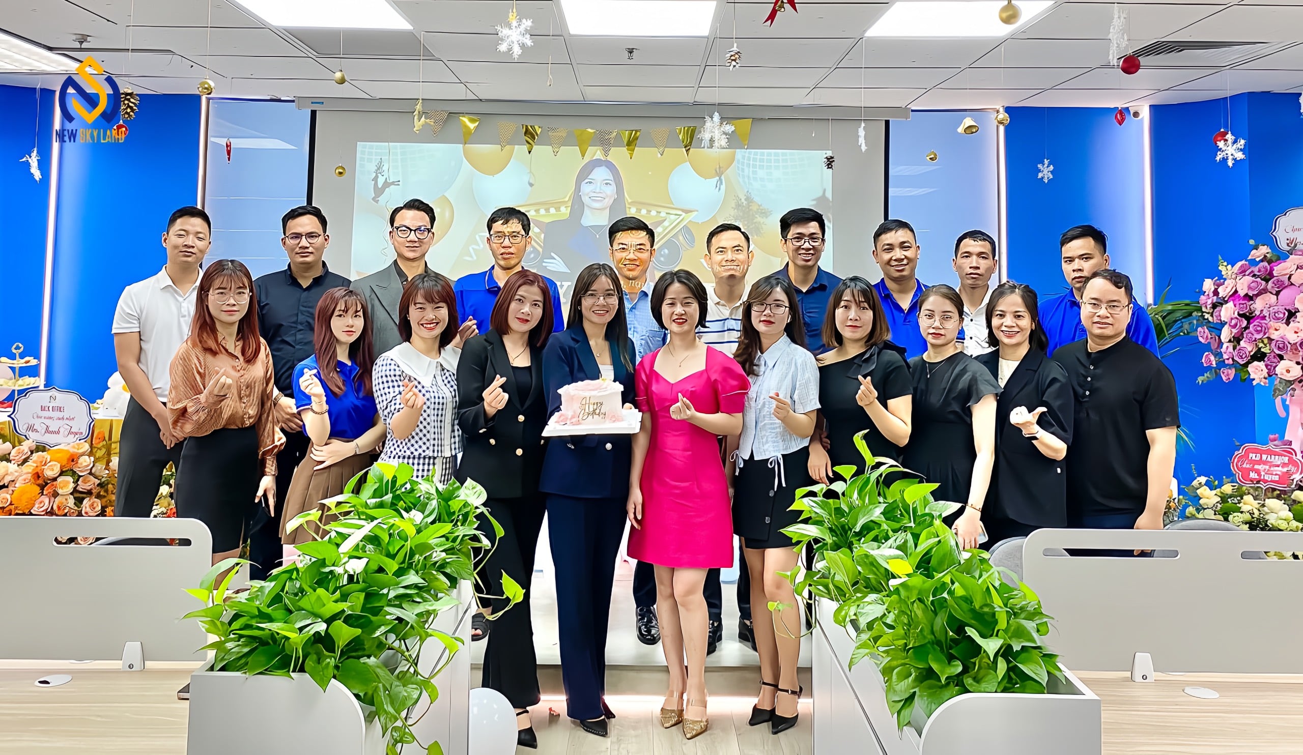 CHÚC MỪNG SINH NHẬT THỦ LĨNH TEAM 09 - TPKD PHẠM THANH TUYỀN